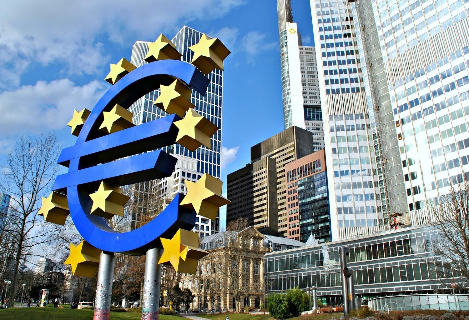 Quyết định lãi suất từ Ngân hàng trung ương châu Âu là nhân tố ảnh hưởng lớn nhất đến biến động giá cặp tiền